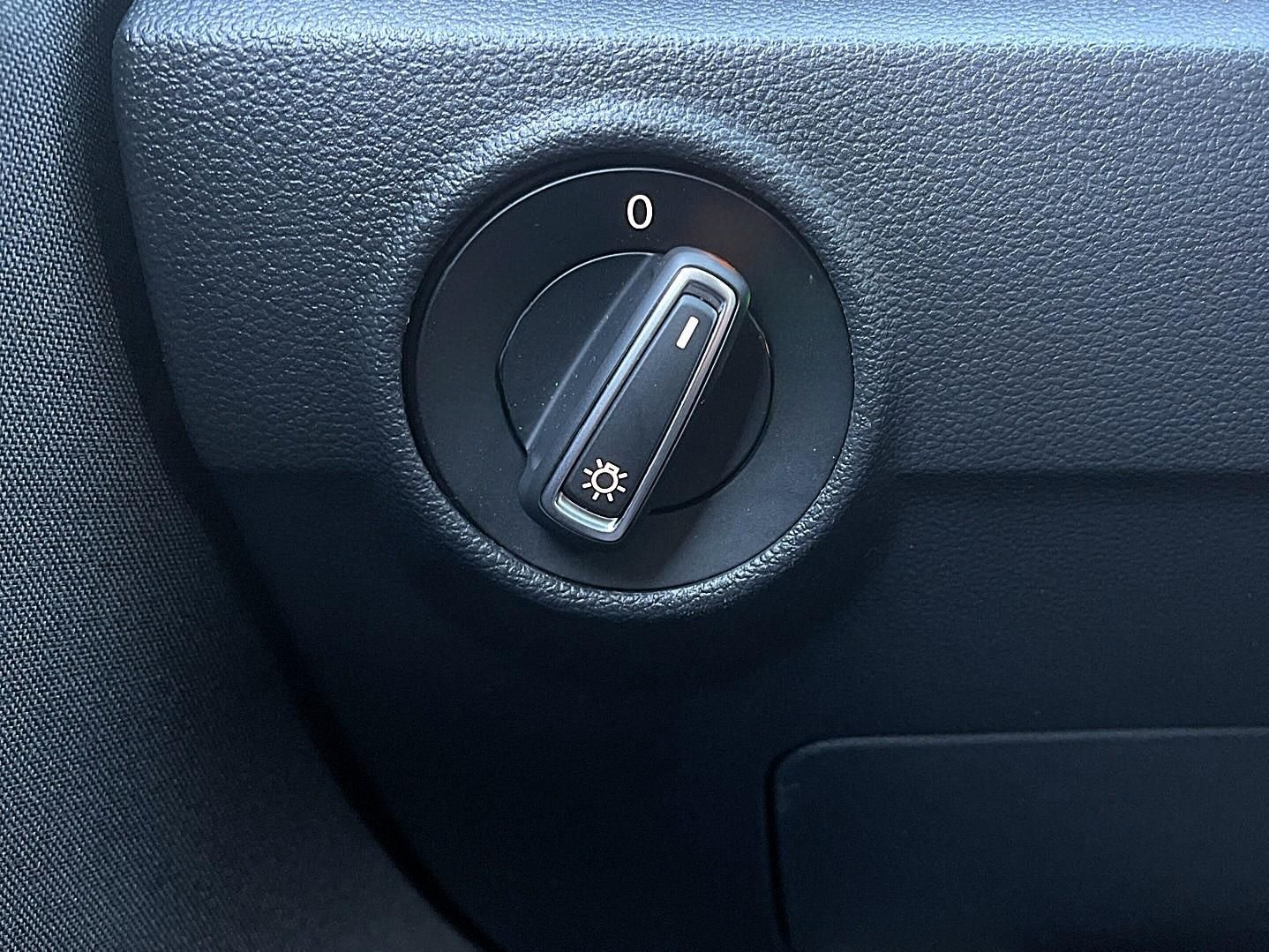 Volkswagen T-Roc 2.0 TSI DSG 4Motion Sport LED PANO NAV PDC foto 23