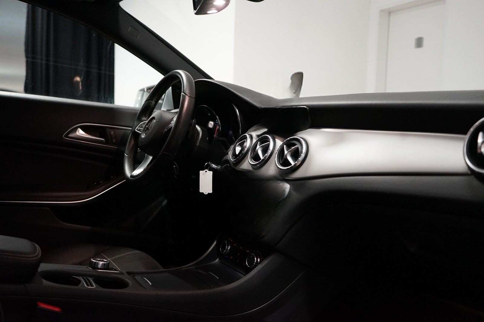 Mercedes-Benz CLA 220 CDI Shooting Brake Urban|BI-XENON|NAVI|P foto 12