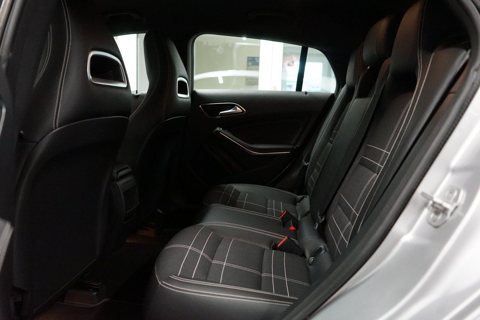 Mercedes-Benz CLA 220 CDI Shooting Brake Urban|BI-XENON|NAVI|P foto 16