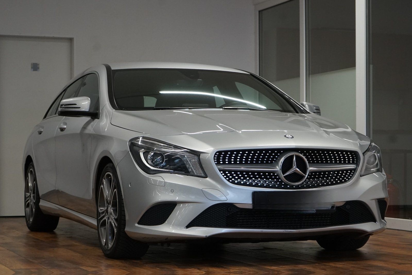 Mercedes-Benz CLA 220 CDI Shooting Brake Urban|BI-XENON|NAVI|P foto 5