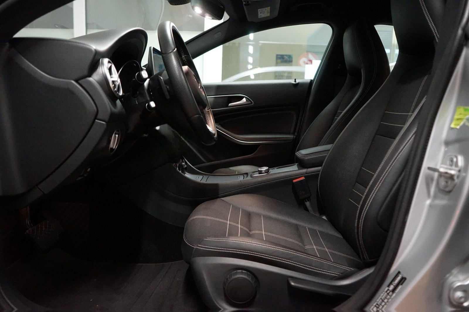 Mercedes-Benz CLA 220 CDI Shooting Brake Urban|BI-XENON|NAVI|P foto 6