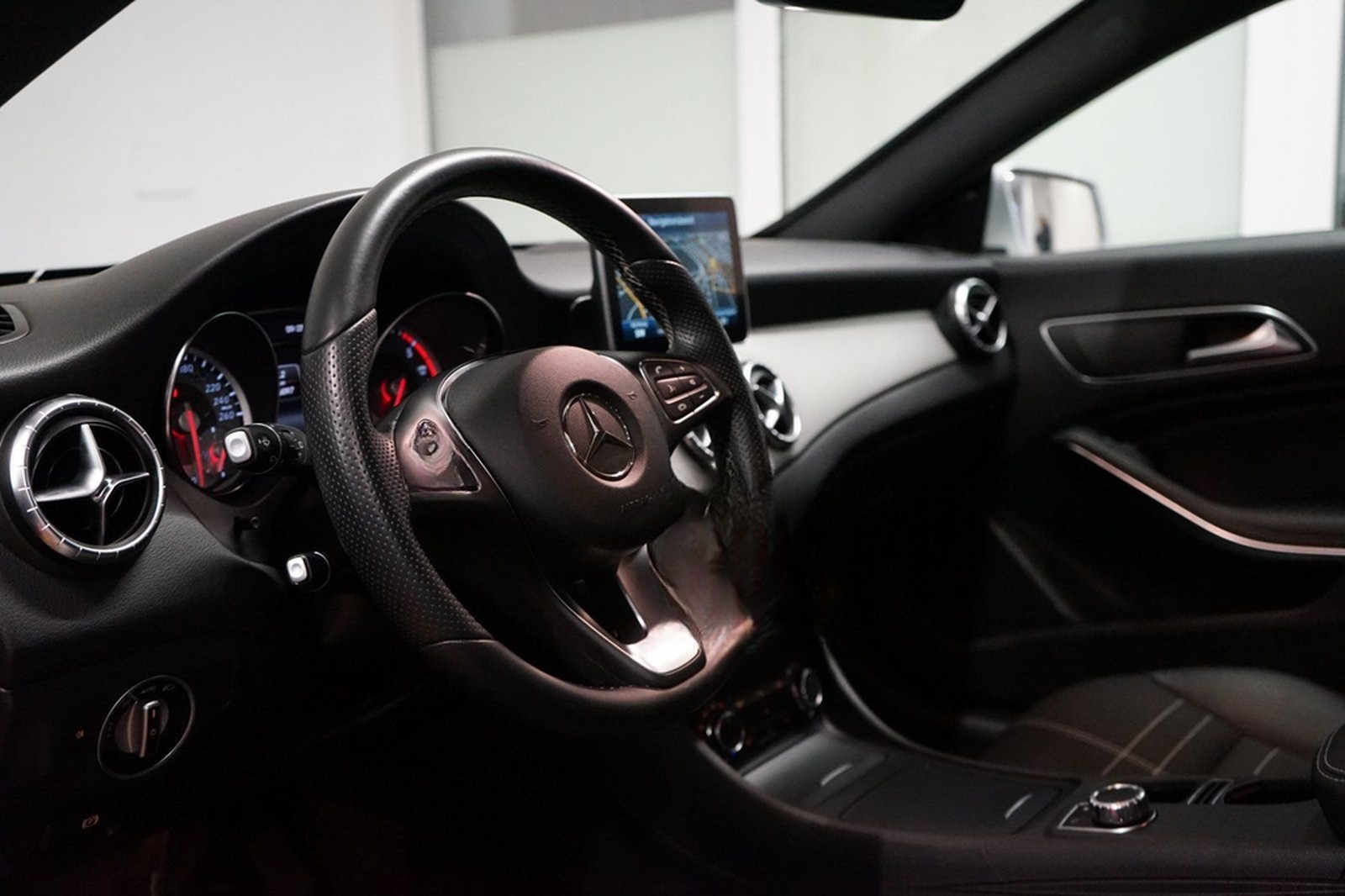 Mercedes-Benz CLA 220 CDI Shooting Brake Urban|BI-XENON|NAVI|P foto 8