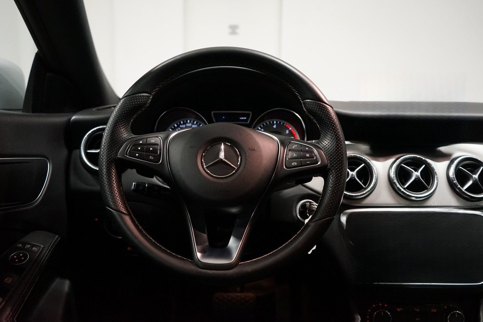 Mercedes-Benz CLA 220 CDI Shooting Brake Urban|BI-XENON|NAVI|P foto 9