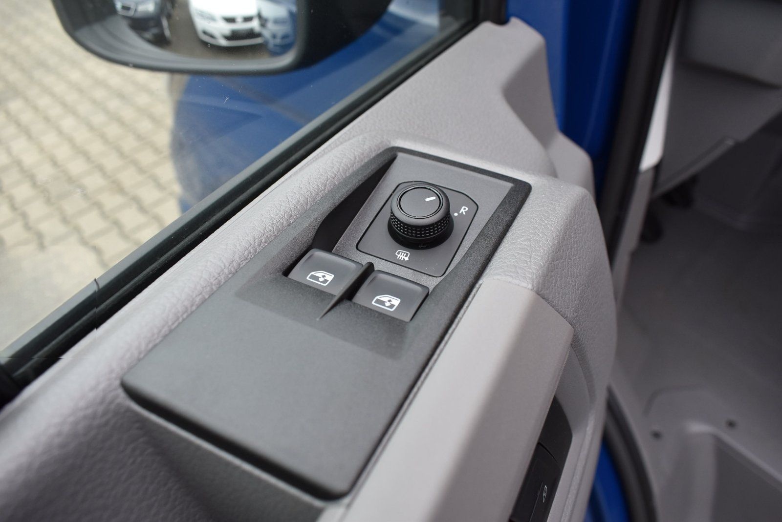 Volkswagen Crafter 30 2.0TDI L3H2 APP Kamera 5J Garantie foto 18