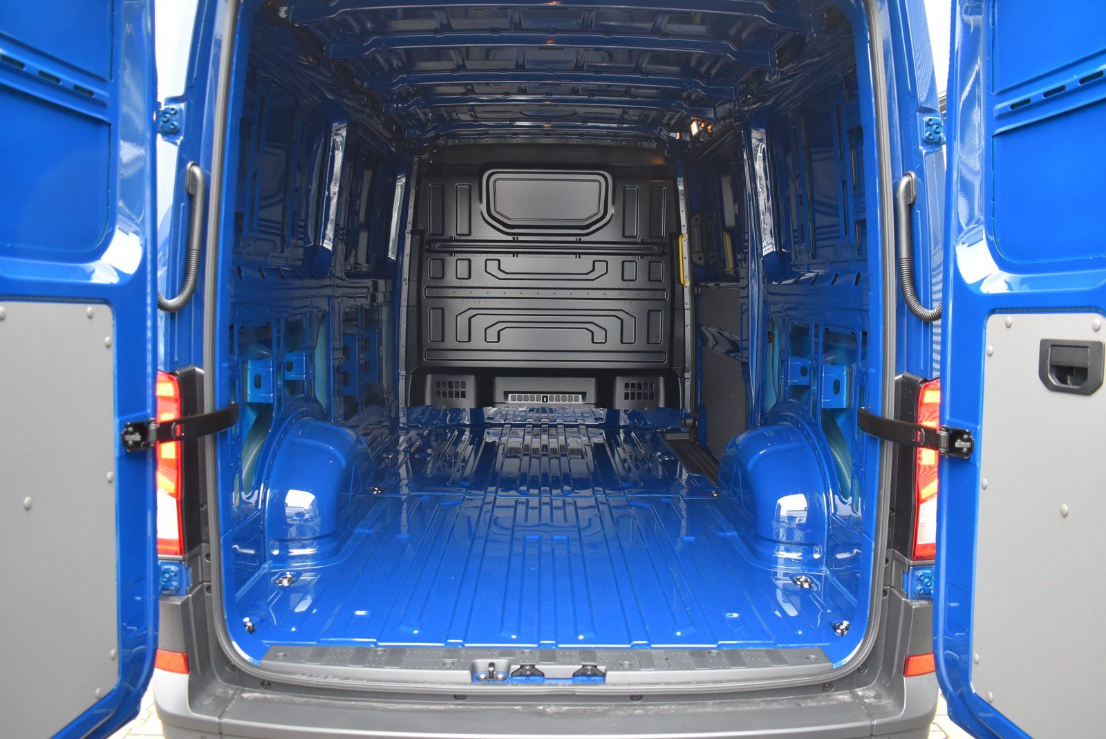 Volkswagen Crafter 30 2.0TDI L3H2 APP Kamera 5J Garantie foto 8