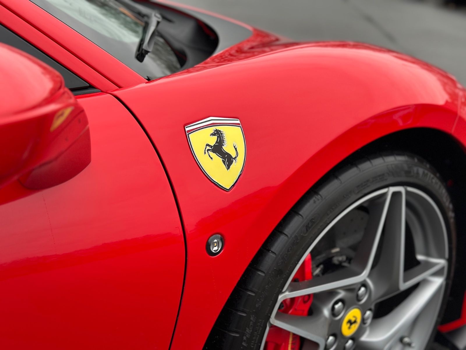 Ferrari F8 Tributo Coupé DCT 1.H/S-H/R-CAM/R-SEATS/CARBO foto 16