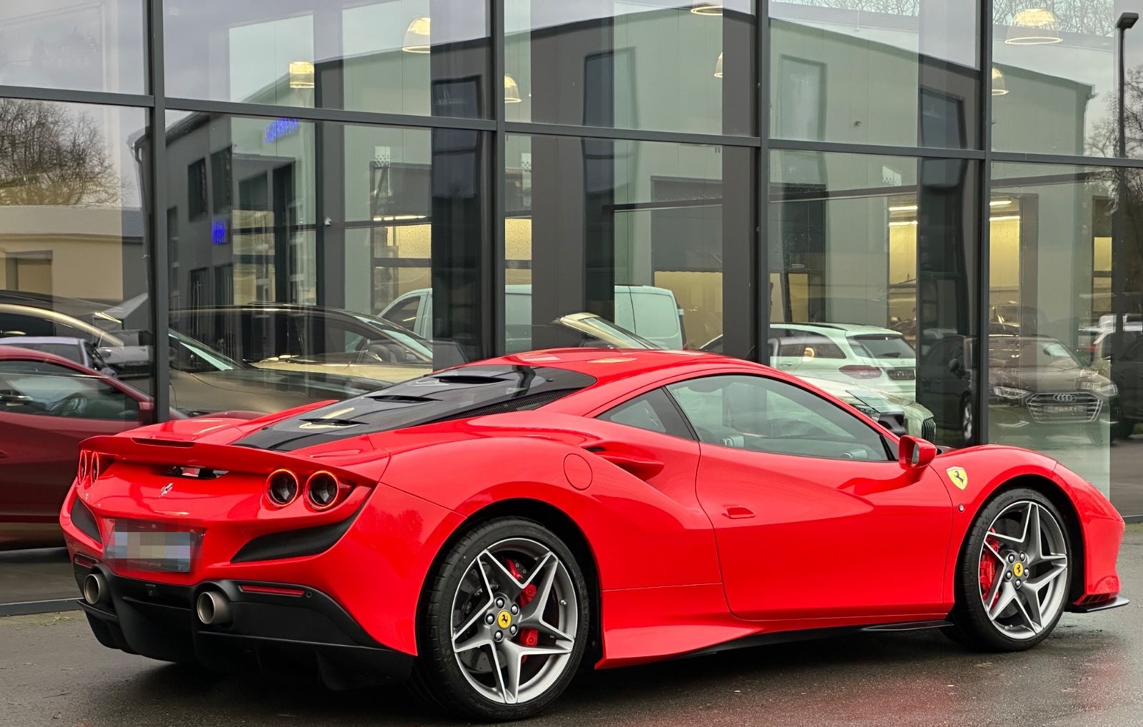 Ferrari F8 Tributo Coupé DCT 1.H/S-H/R-CAM/R-SEATS/CARBO foto 3