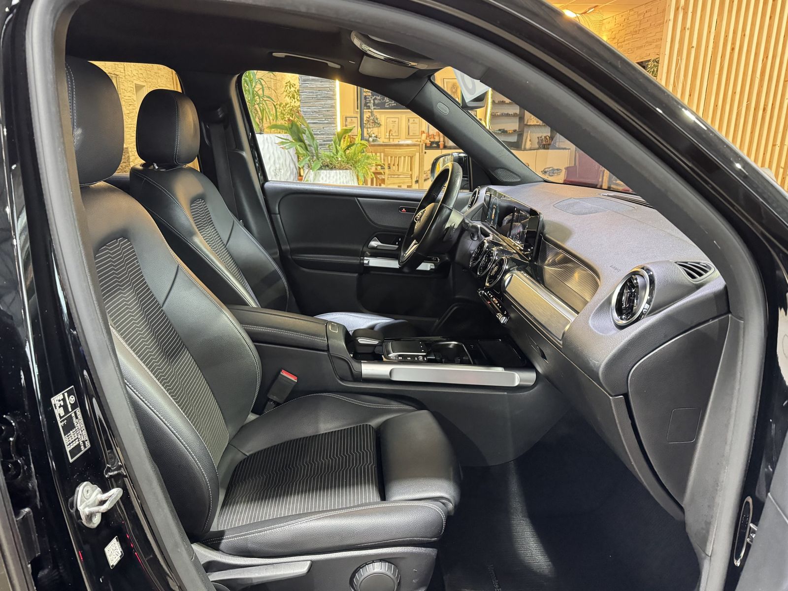 Mercedes-Benz GLB 200 d Progressive Business Pano. LED Navi  foto 17