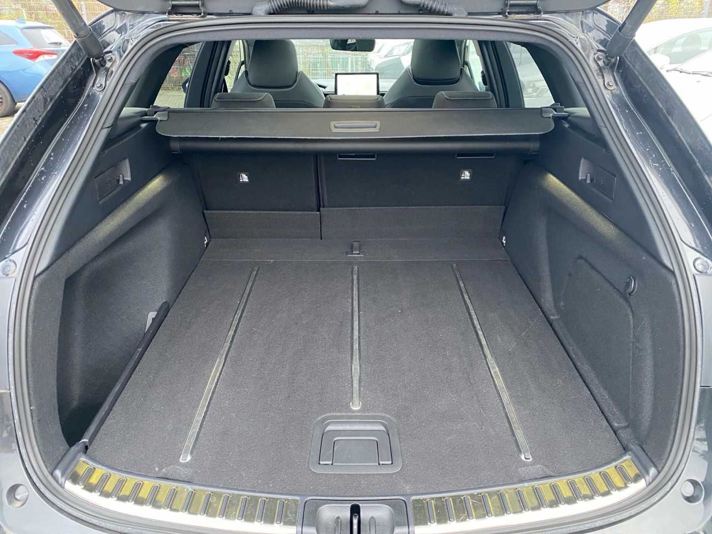 Toyota Corolla Touring Sports 2.0 Hybrid Lounge  PANO J foto 10