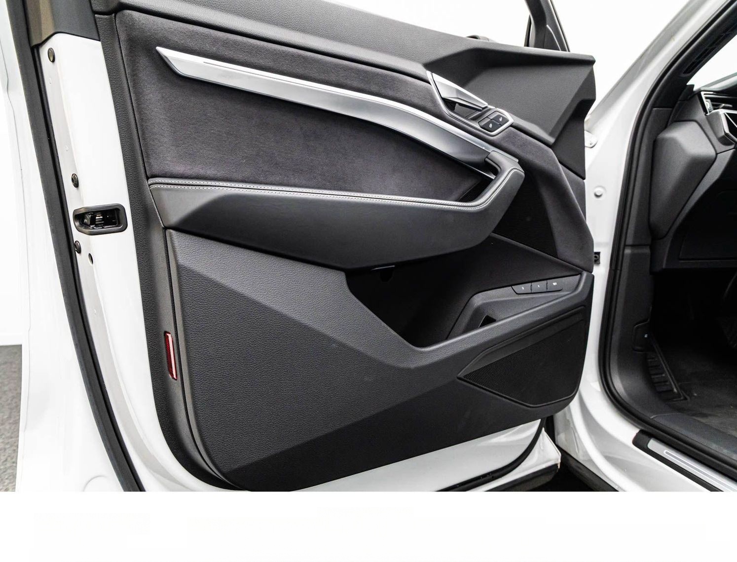 Audi E-TRON SPORTBACK S BLACK MATRIX/ACC/S-SITZE/360° foto 15