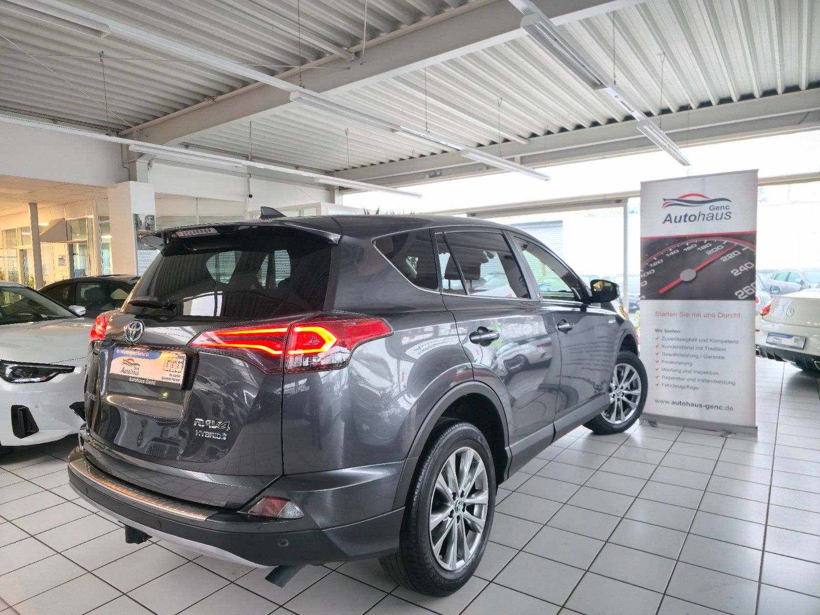 Toyota RAV4 Team D Navigation Kamera Lenkrad Heizung foto 2