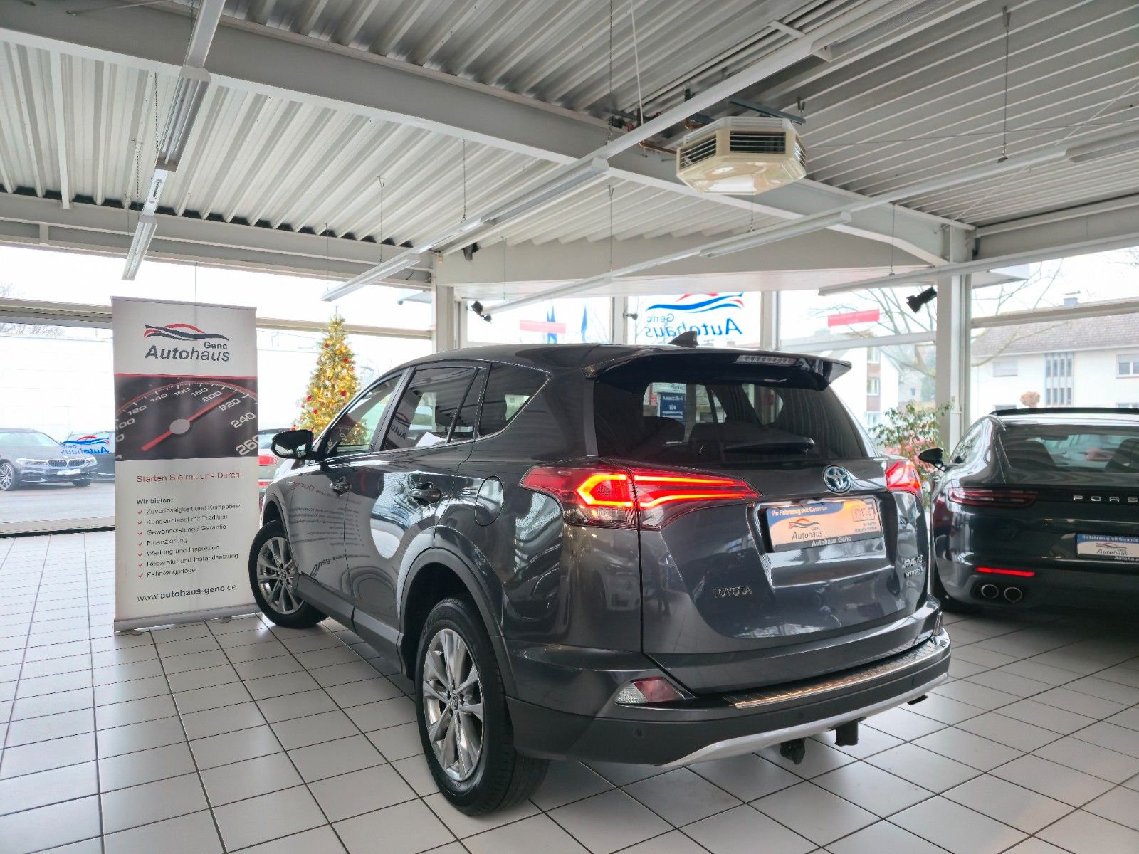 Toyota RAV4 Team D Navigation Kamera Lenkrad Heizung foto 3