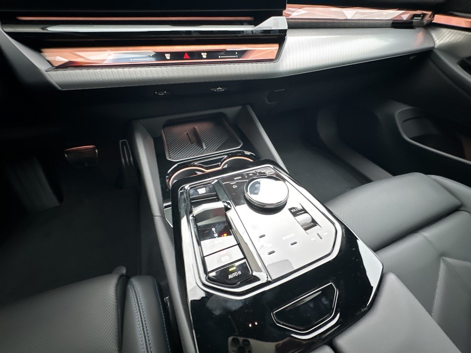 BMW 520d M Sport Pro|AHK|Pano|Autobahnass. foto 12