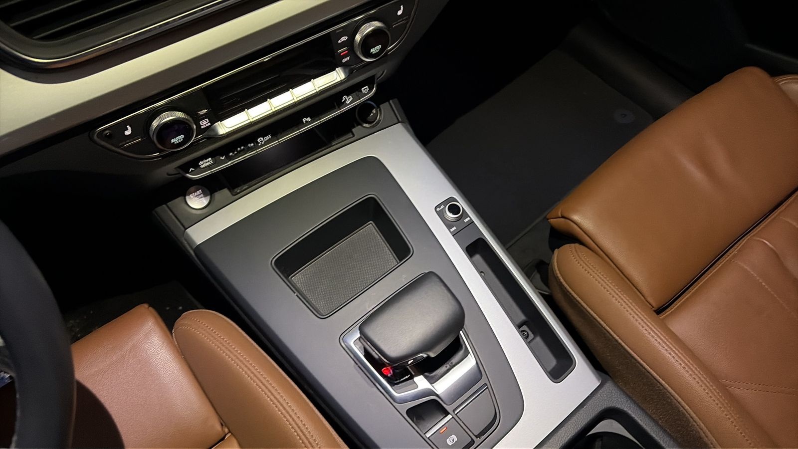 Audi Q5 40 TDI quattro Smartphone Interface Pano Rück foto 18