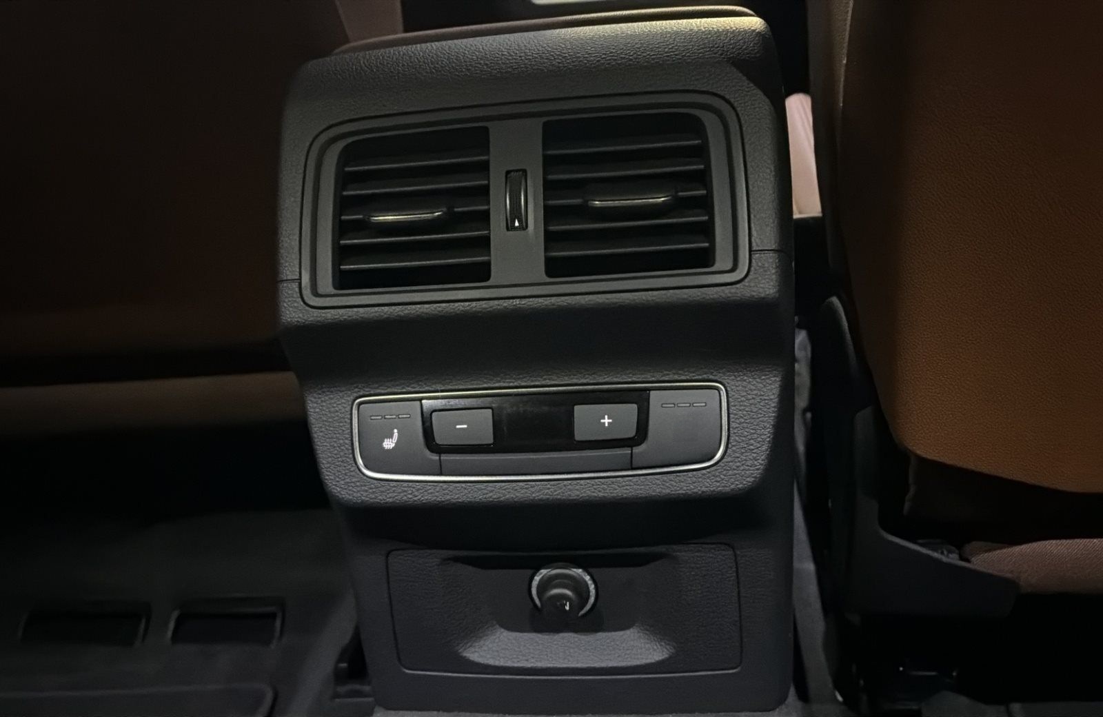 Audi Q5 40 TDI quattro Smartphone Interface Pano Rück foto 21