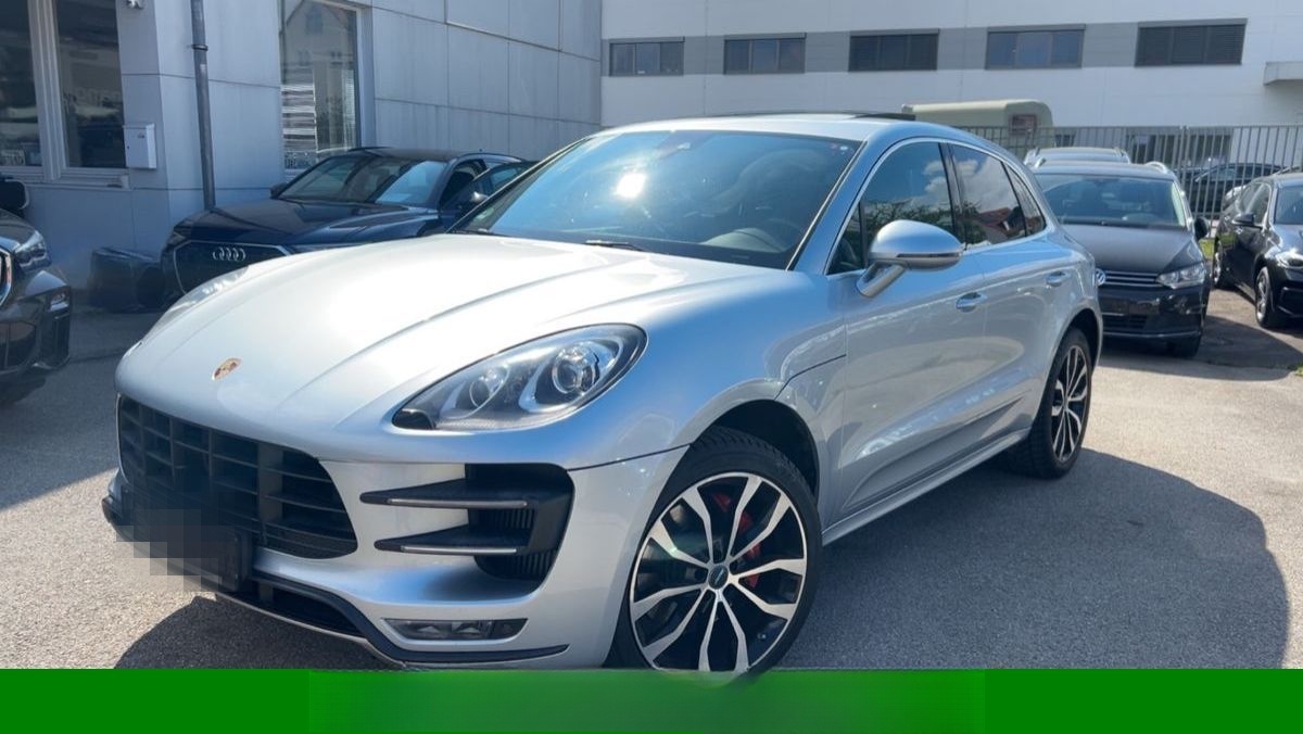 Porsche Macan Turbo 3,6L V6 PANO/BOSE/CARBON/ALCANTARA