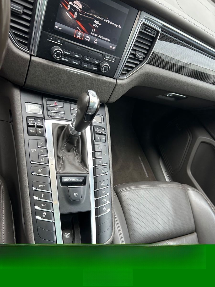 Porsche Macan Turbo 3,6L V6 PANO/BOSE/CARBON/ALCANTARA foto 18