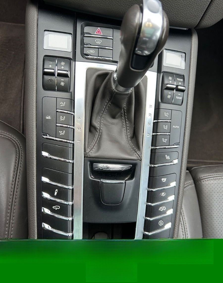 Porsche Macan Turbo 3,6L V6 PANO/BOSE/CARBON/ALCANTARA foto 19