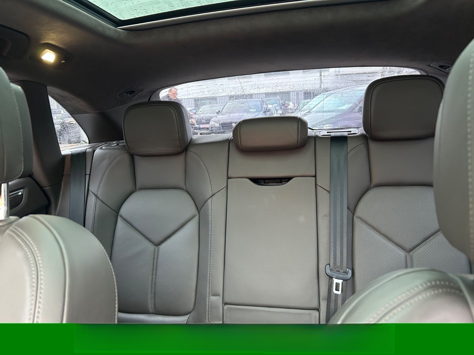 Porsche Macan Turbo 3,6L V6 PANO/BOSE/CARBON/ALCANTARA foto 22