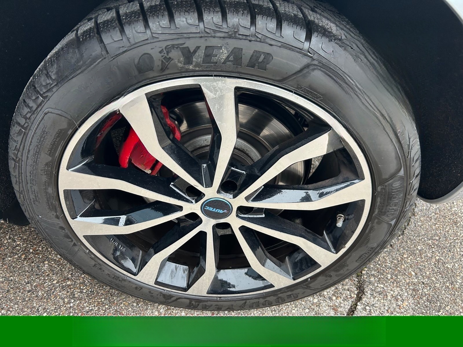 Porsche Macan Turbo 3,6L V6 PANO/BOSE/CARBON/ALCANTARA foto 23