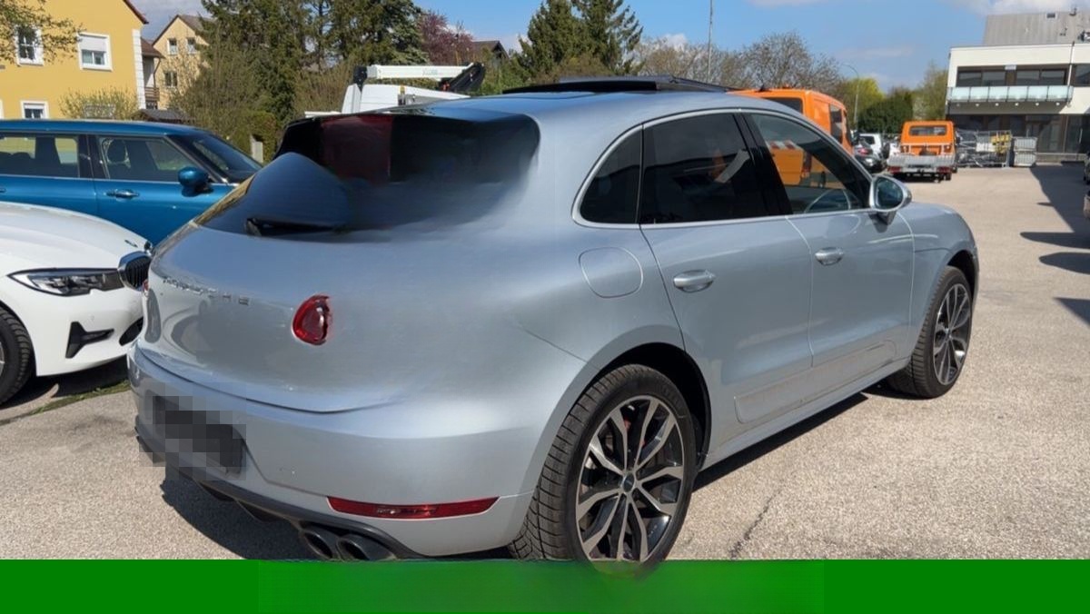 Porsche Macan Turbo 3,6L V6 PANO/BOSE/CARBON/ALCANTARA foto 4