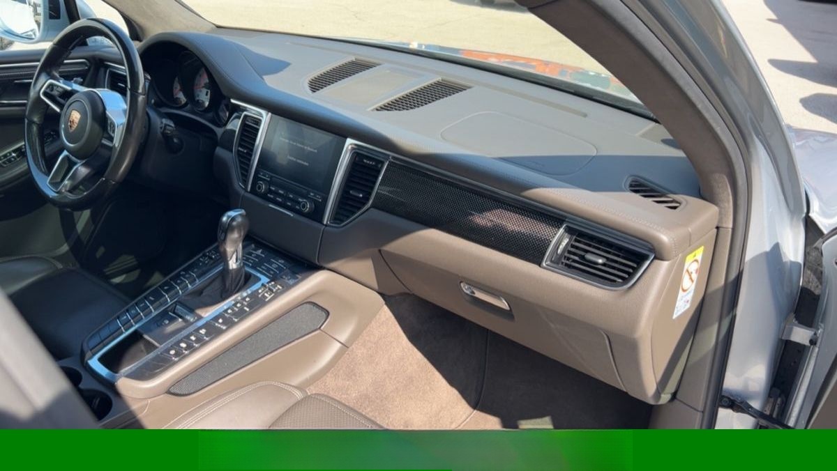 Porsche Macan Turbo 3,6L V6 PANO/BOSE/CARBON/ALCANTARA foto 9