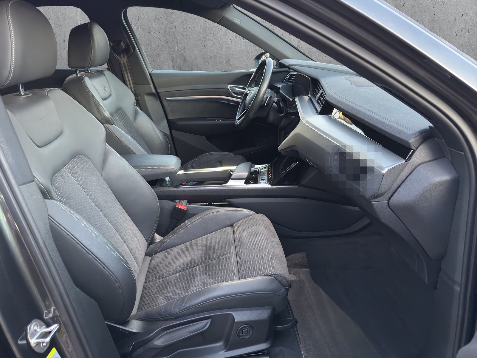 Audi e-tron S line 50 quattro foto 14