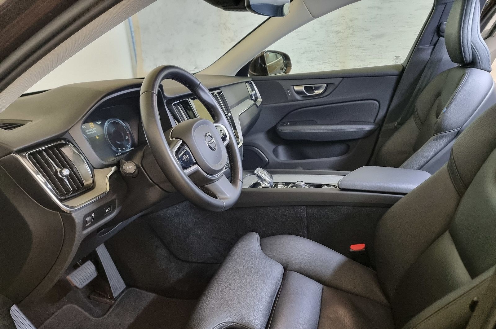 Volvo V60 Kombi Inscription LED ACC App Leder Kamera foto 25