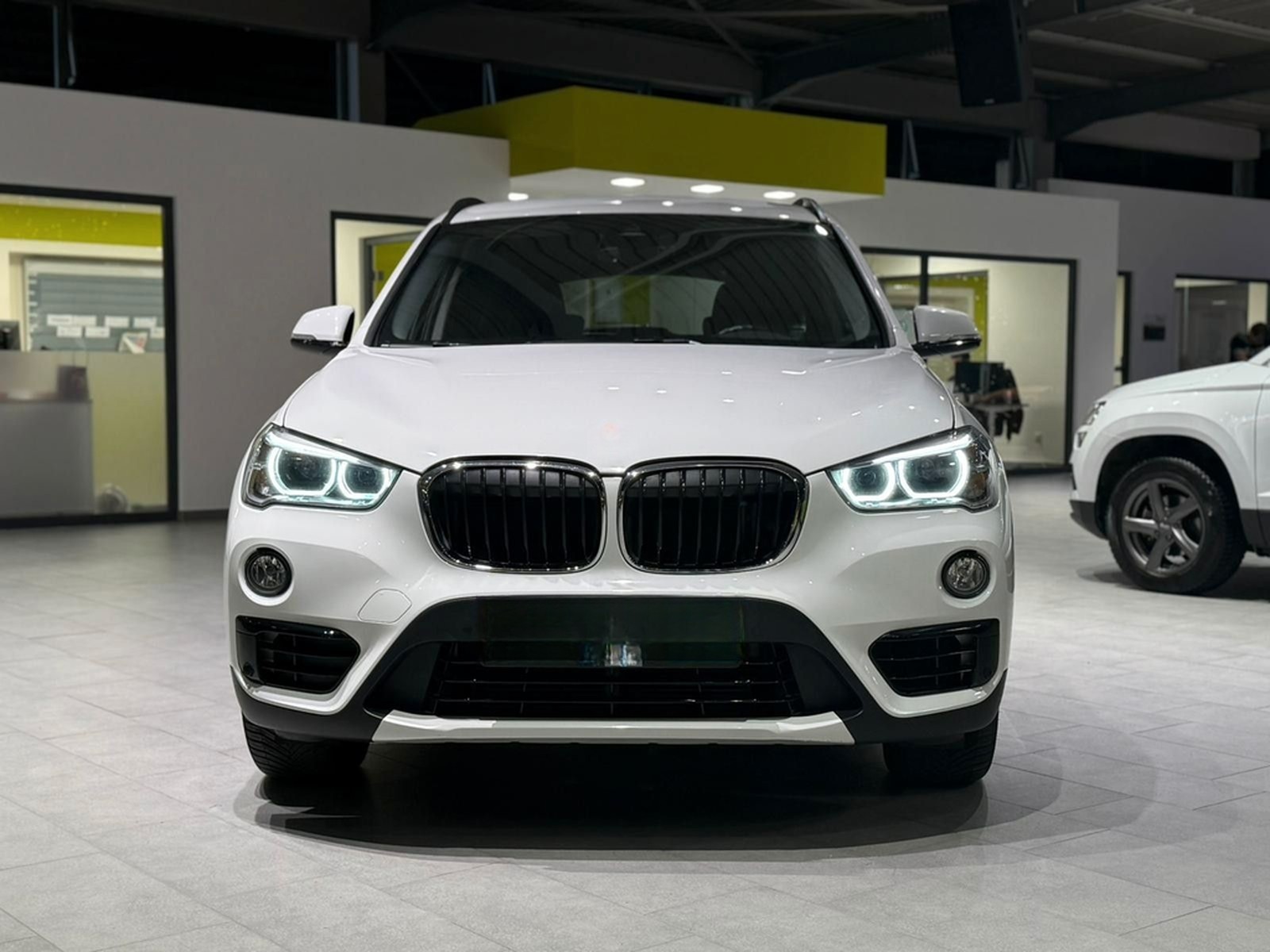 BMW X1 xDrive 20 i Sport Line *RFK*X-Drive*Shadow* foto 9