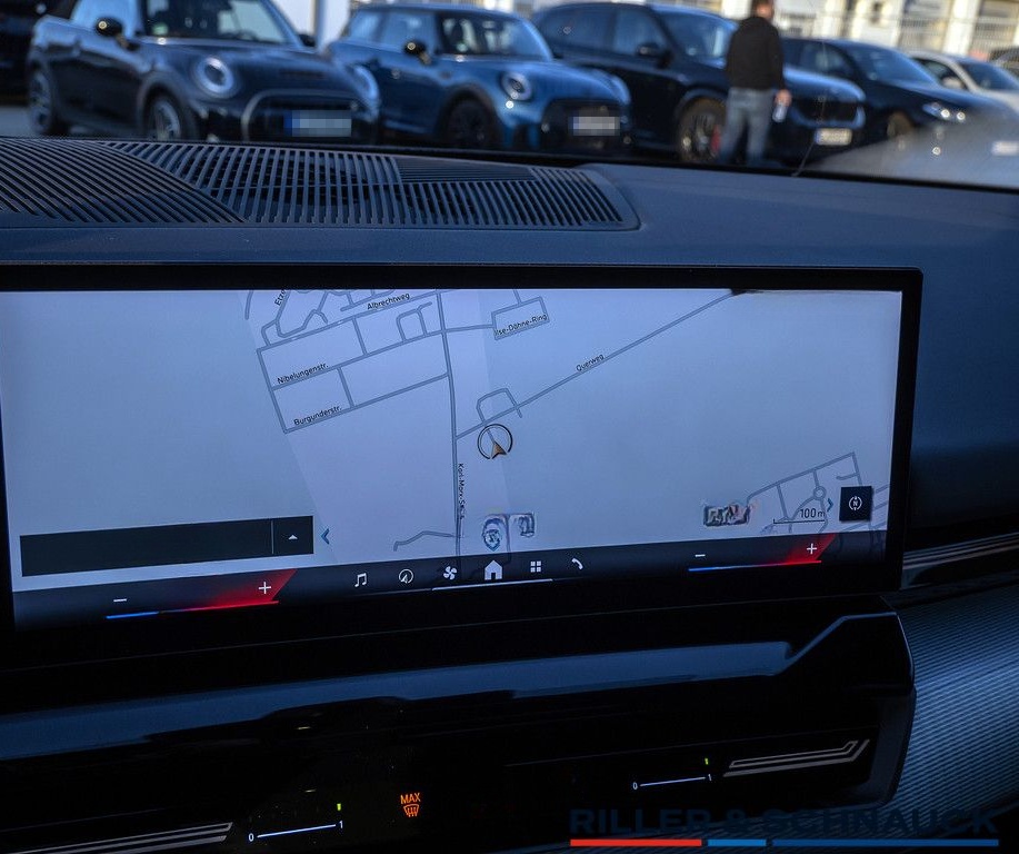 BMW 520d xDrive M-Sport PANO NAVI AHK ACC HUD 360° foto 11