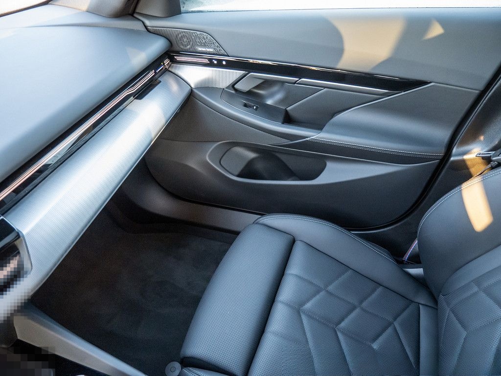 BMW 520d xDrive M-Sport PANO NAVI AHK ACC HUD 360° foto 16