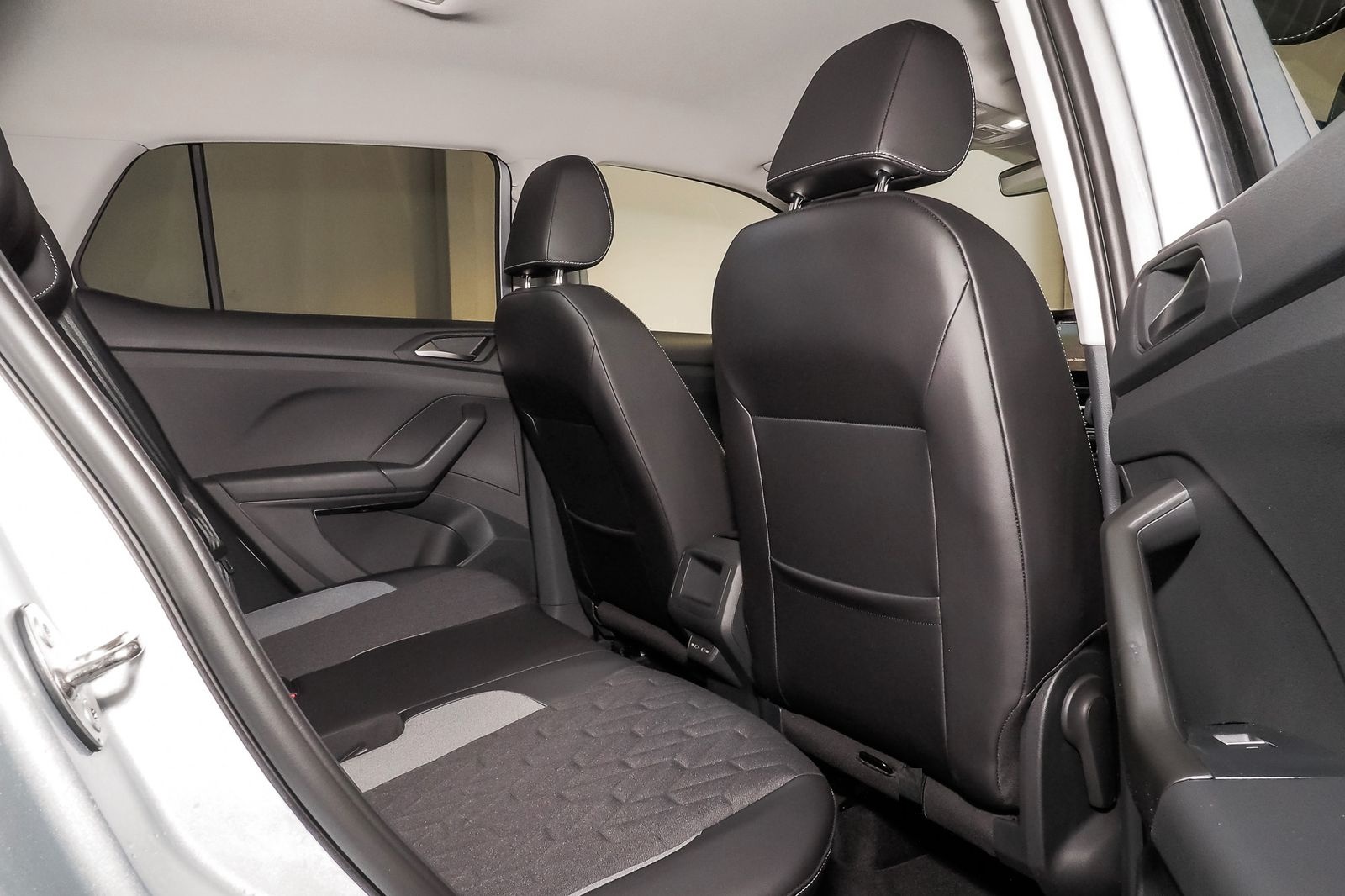 Volkswagen T-Cross Energy 1.0 l TSI OPF 85 kW (116 PS) 7-Ga foto 9