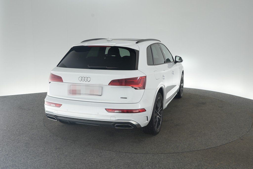 Audi Q5 55 TFSIe quattro S tronic S line AHK Pano foto 2