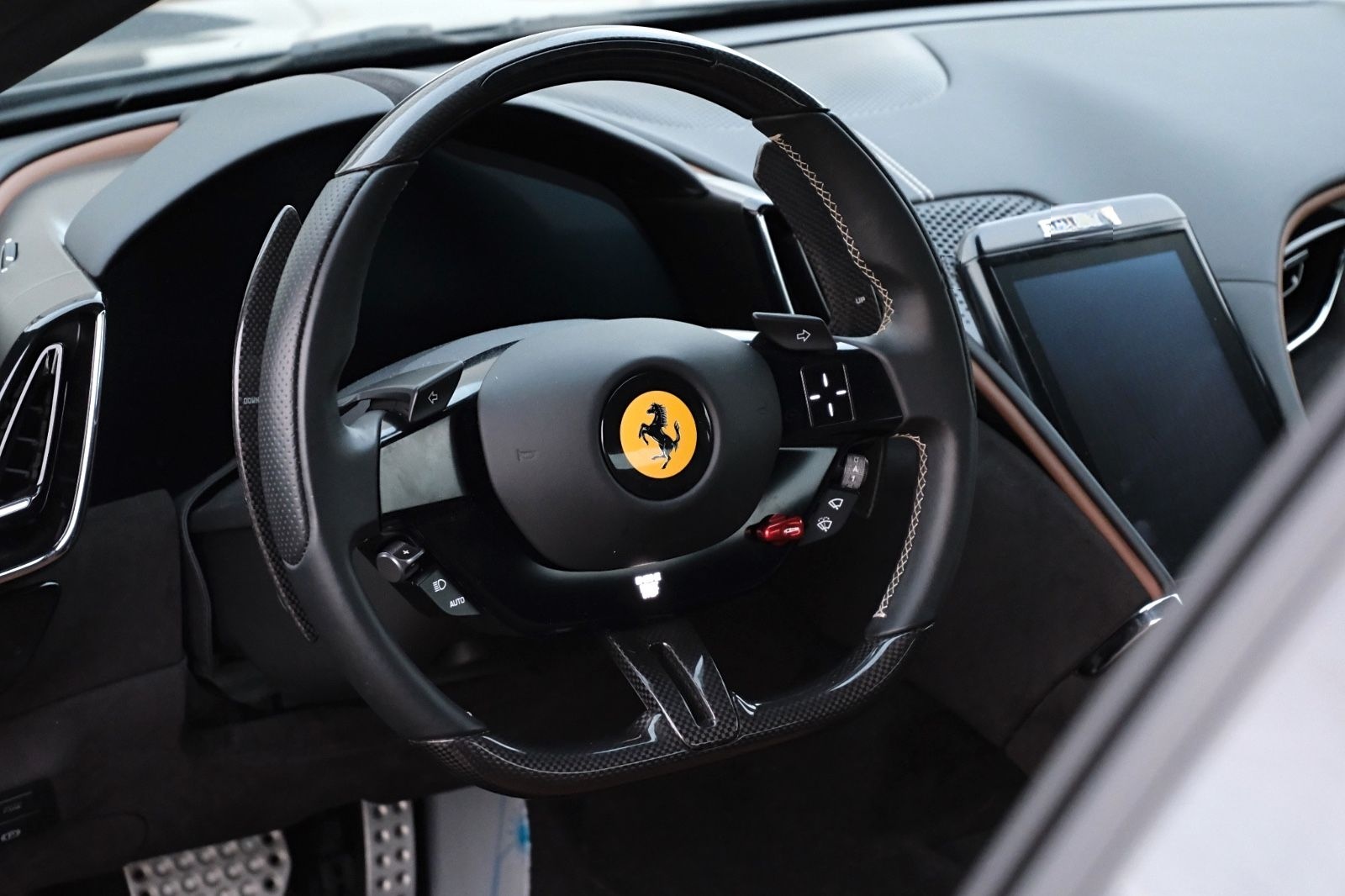 Ferrari Roma*Magneride*Carbon*Cam*QuiltedStyle*20"*TOP* foto 13