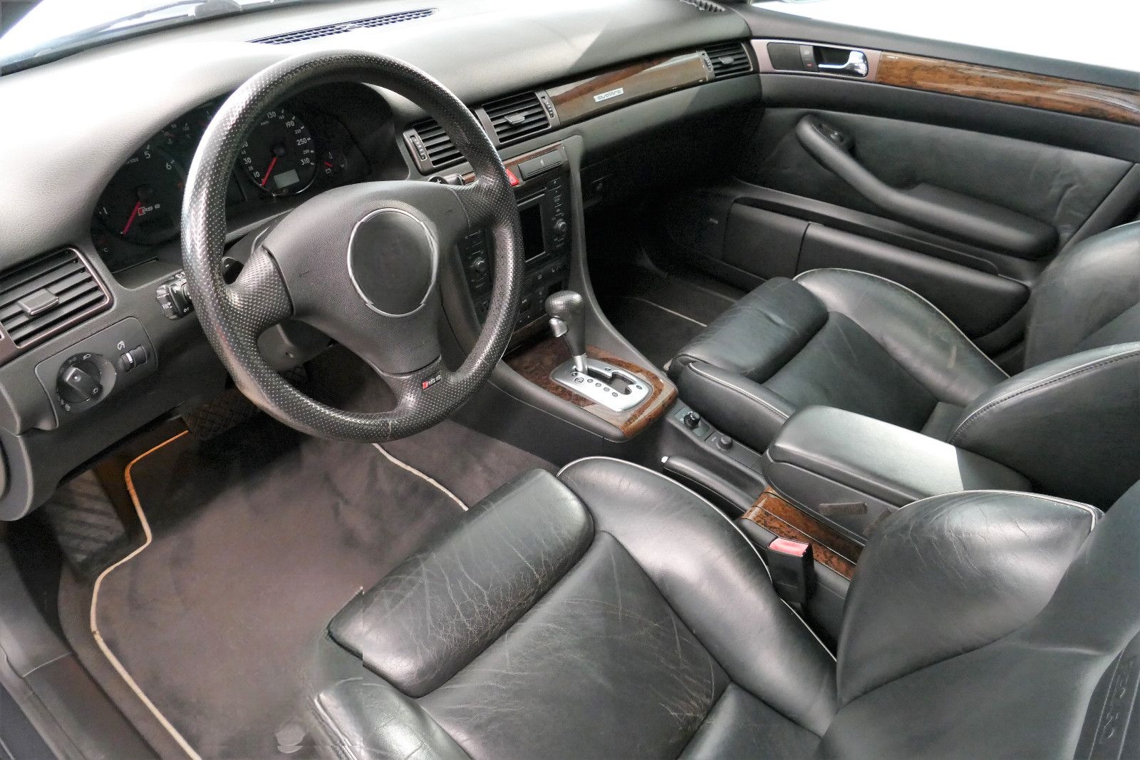 Audi RS6 Avant 4.2 V8 quattro 19Zoll NAVI el.SD AHK foto 18