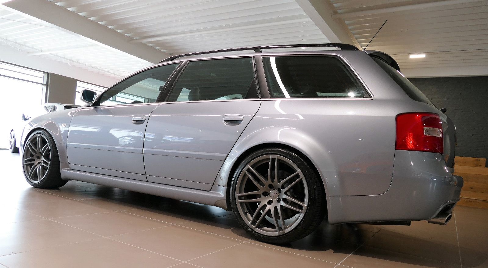 Audi RS6 Avant 4.2 V8 quattro 19Zoll NAVI el.SD AHK foto 4