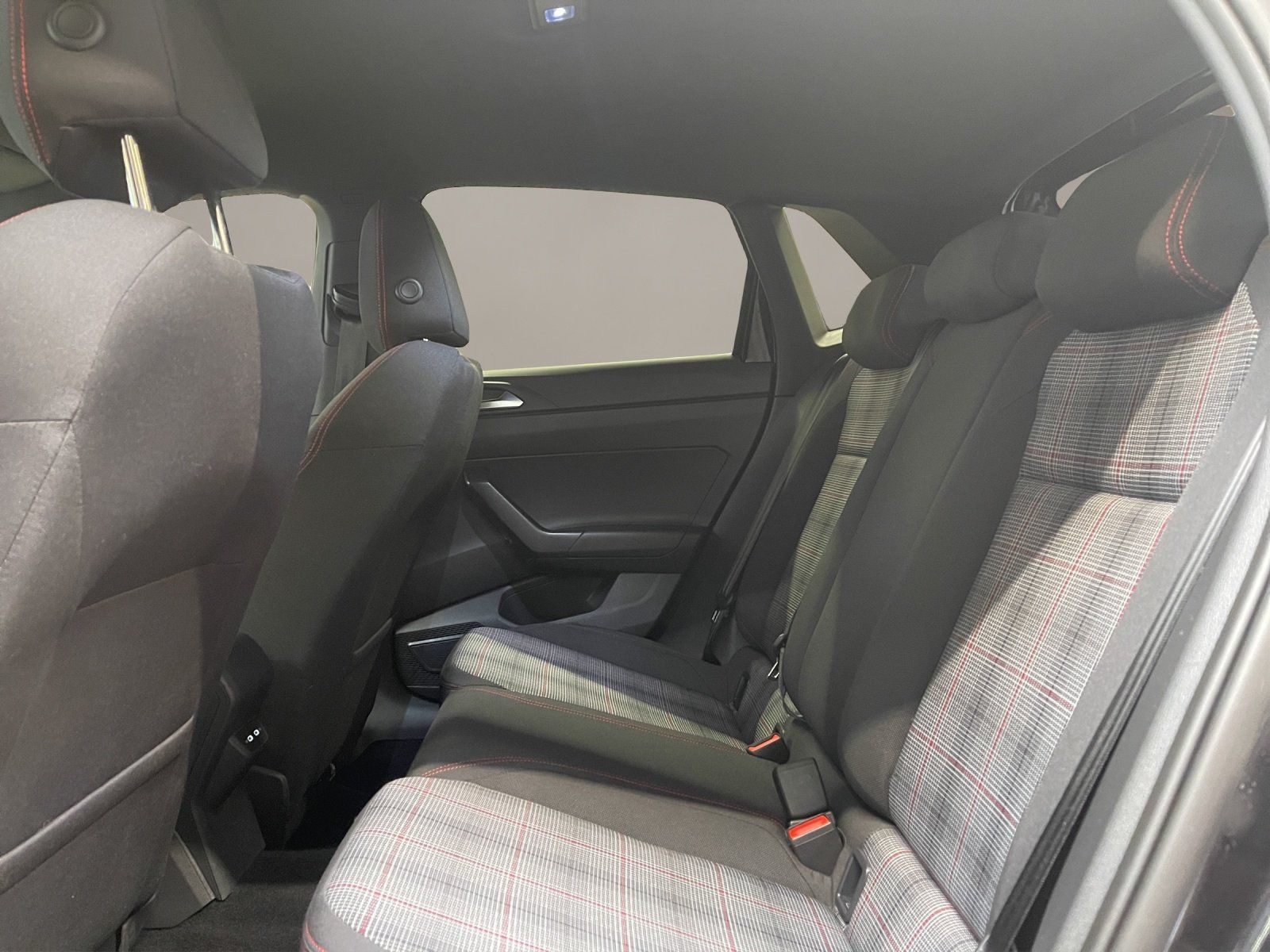 Volkswagen Polo VI 2.0 TSI GTI IQLight AUT Kam. Navi LED LM foto 15