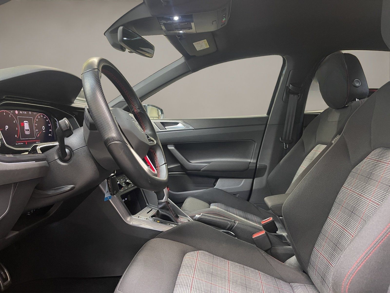Volkswagen Polo VI 2.0 TSI GTI IQLight AUT Kam. Navi LED LM foto 8