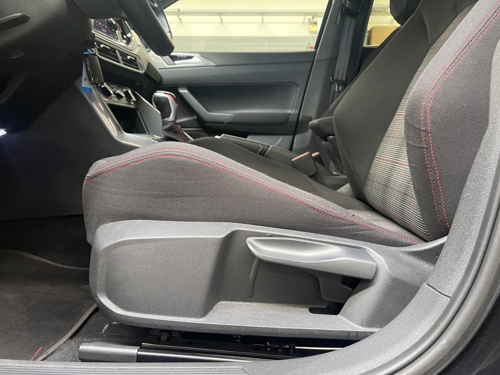 Volkswagen Polo VI 2.0 TSI GTI IQLight AUT Kam. Navi LED LM foto 10