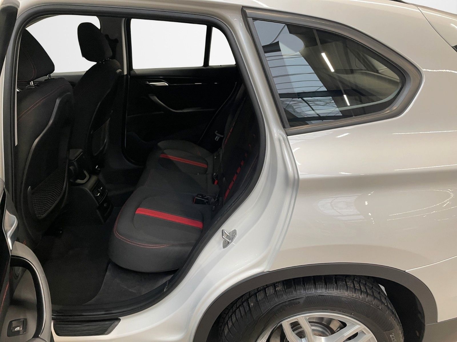 BMW X1 xDrive 20 d Sport Line ACC HuD 2ZK PDC LED foto 12