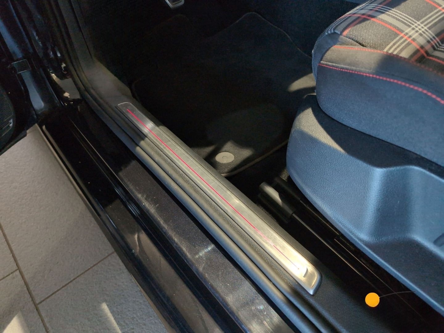 Volkswagen Golf GTI VII Performance 2,0 TSI NAVI+ACC+BLUETO foto 17