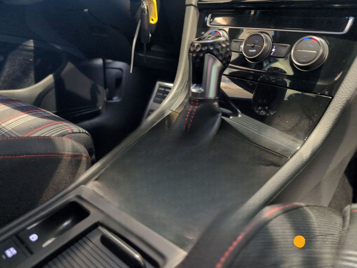 Volkswagen Golf GTI VII Performance 2,0 TSI NAVI+ACC+BLUETO foto 8