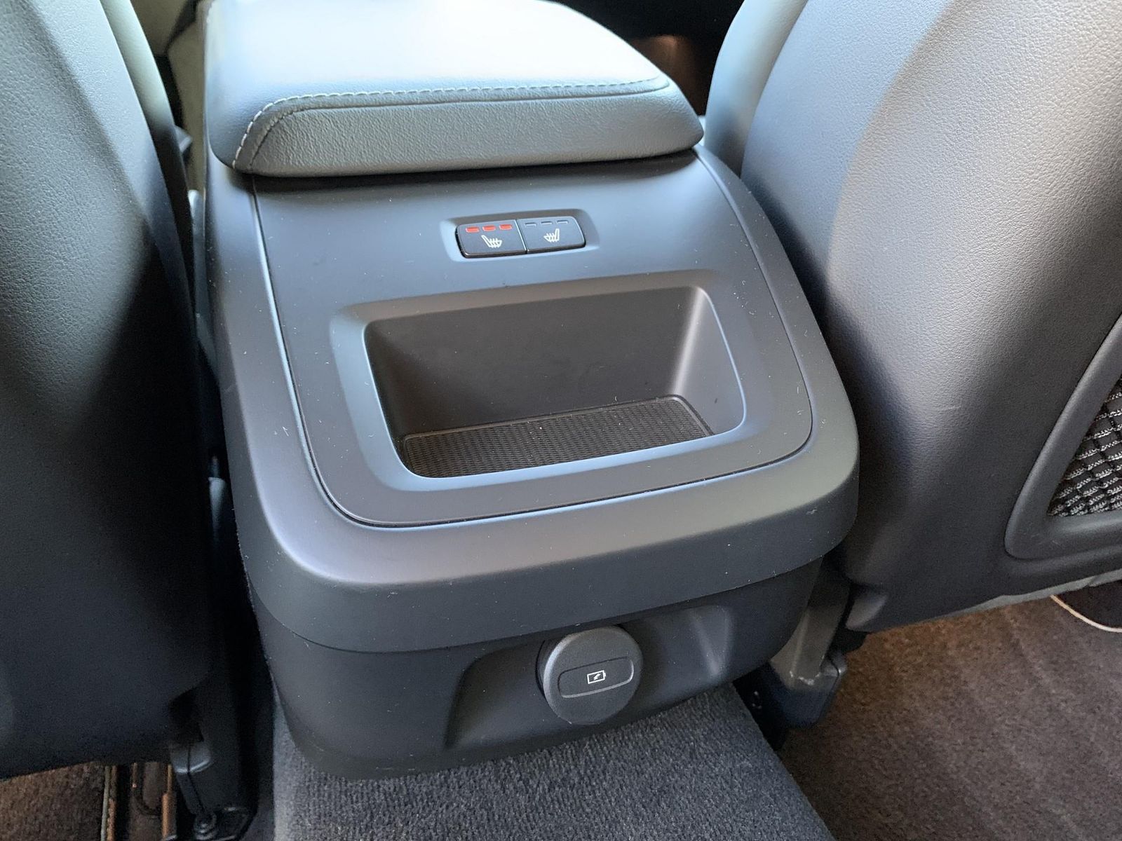 Volvo V60 R Design H&K+Navi+Winterpaket+Kamera foto 11