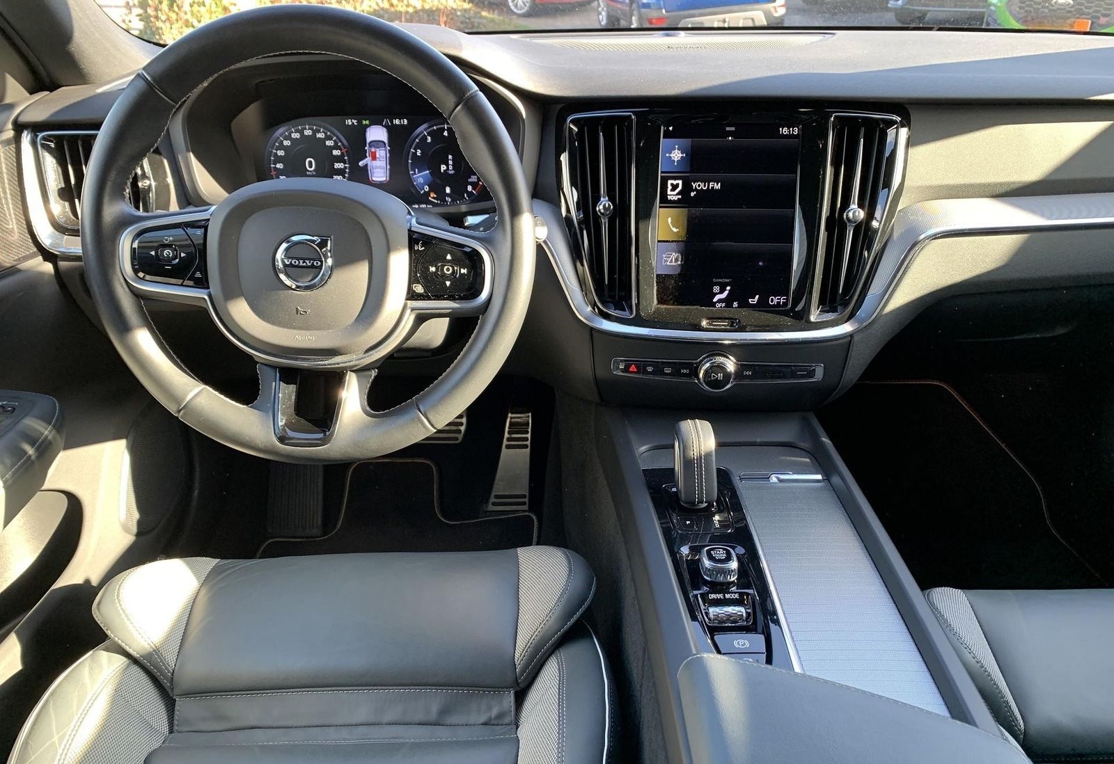 Volvo V60 R Design H&K+Navi+Winterpaket+Kamera foto 12