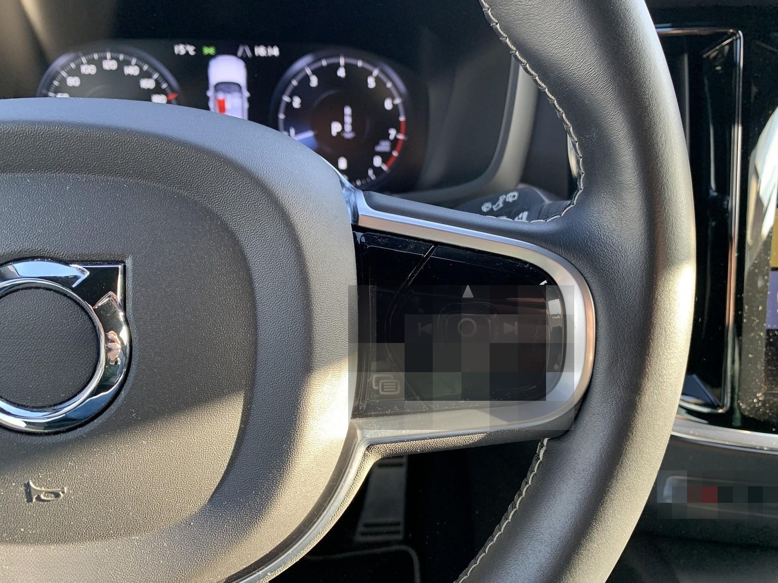 Volvo V60 R Design H&K+Navi+Winterpaket+Kamera foto 18