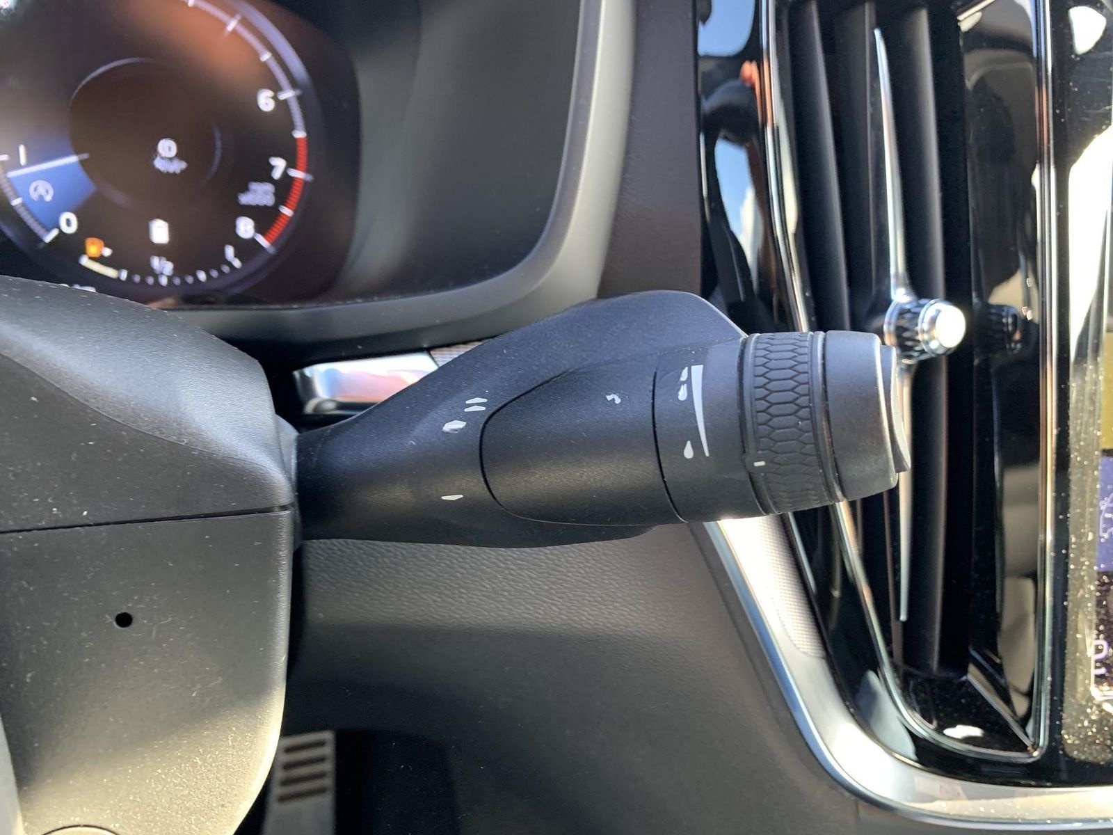 Volvo V60 R Design H&K+Navi+Winterpaket+Kamera foto 20