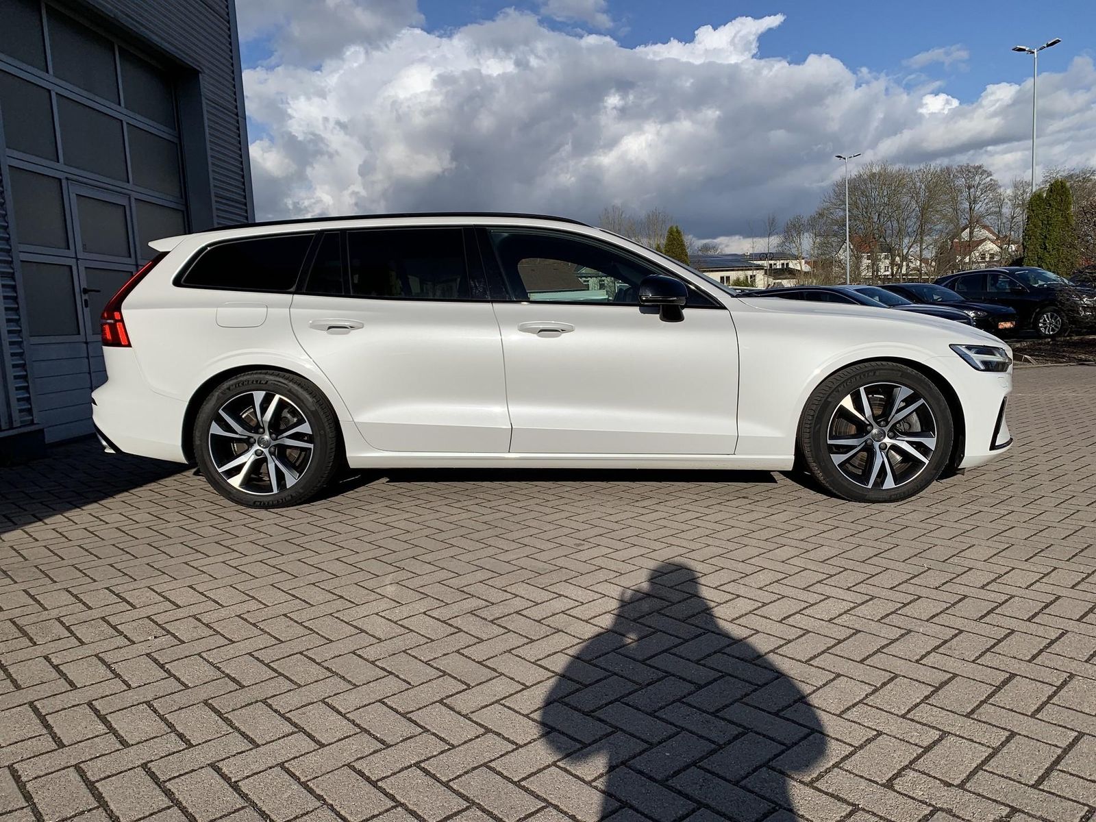 Volvo V60 R Design H&K+Navi+Winterpaket+Kamera foto 4
