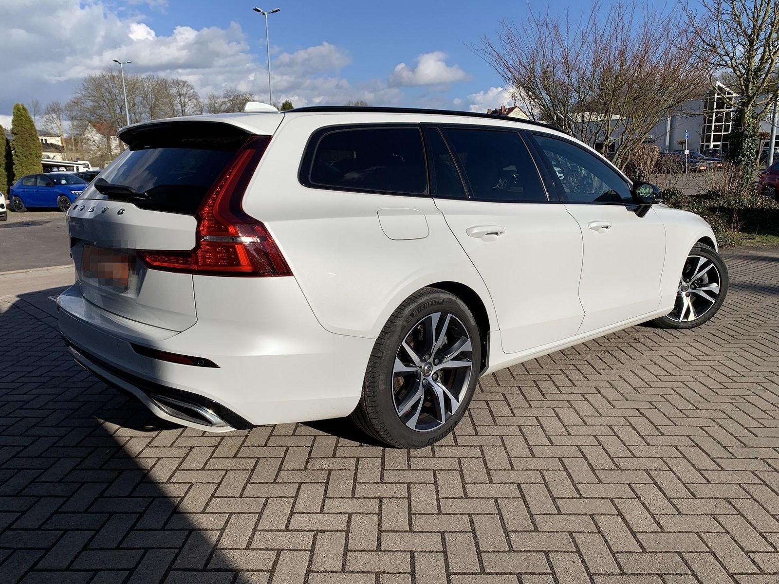 Volvo V60 R Design H&K+Navi+Winterpaket+Kamera foto 5