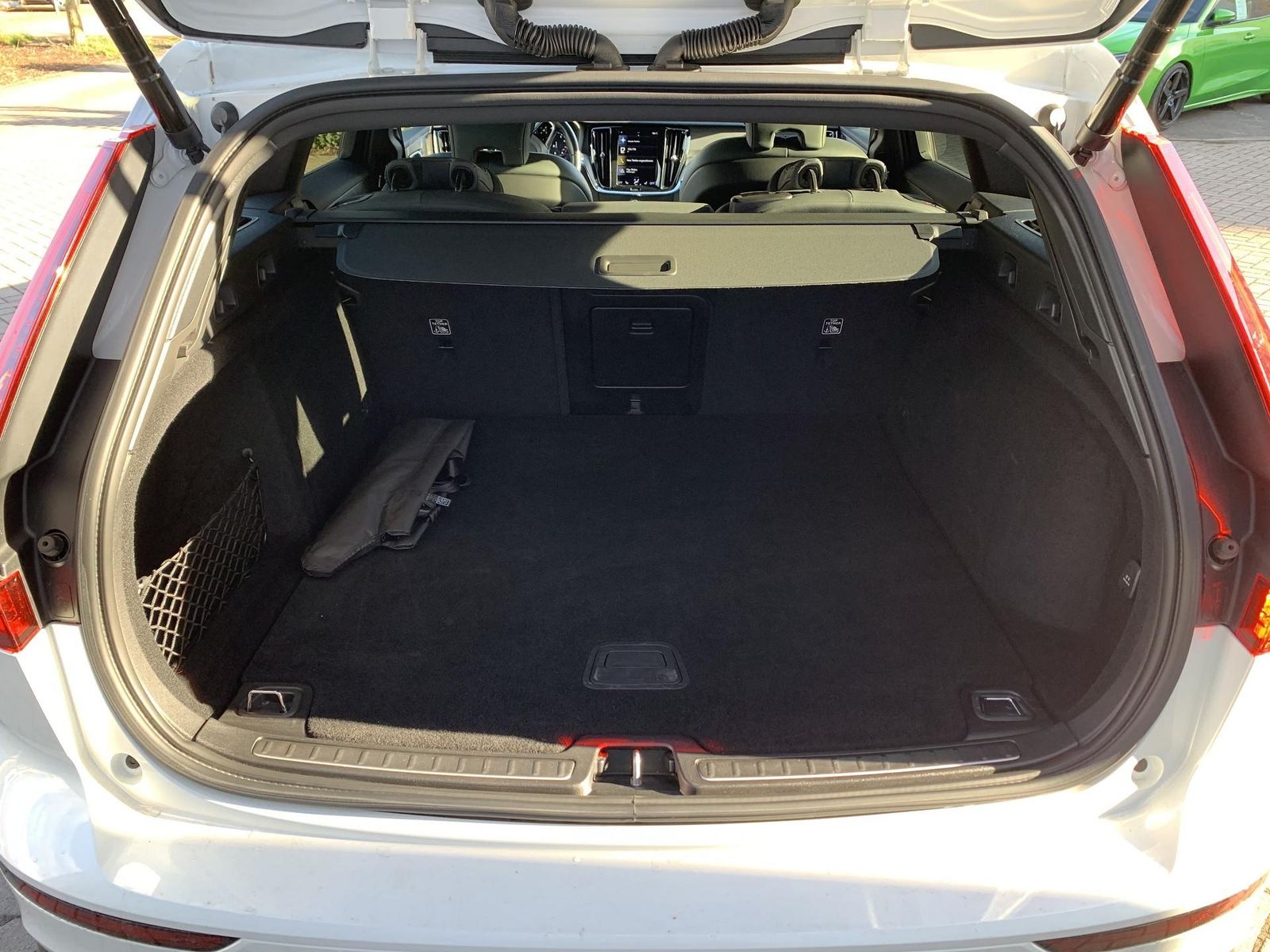 Volvo V60 R Design H&K+Navi+Winterpaket+Kamera foto 6