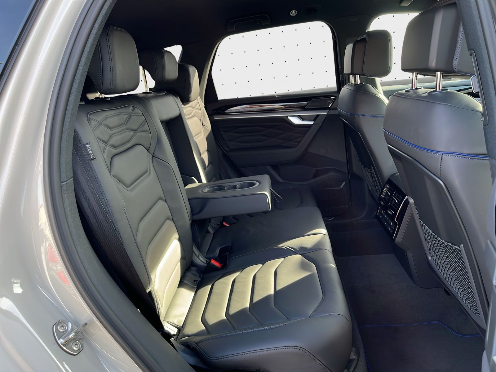 Volkswagen Touareg R 3.0 Hyb*0,5STEUER*AHK*LUFT*LEDER*21ZOL foto 17